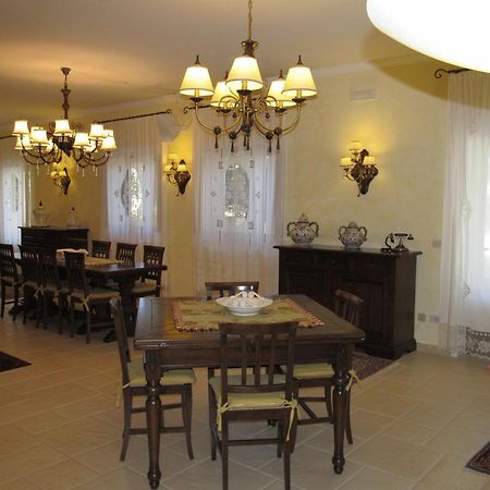 Relais Casabella Guest House Martina Franca Bagian luar foto