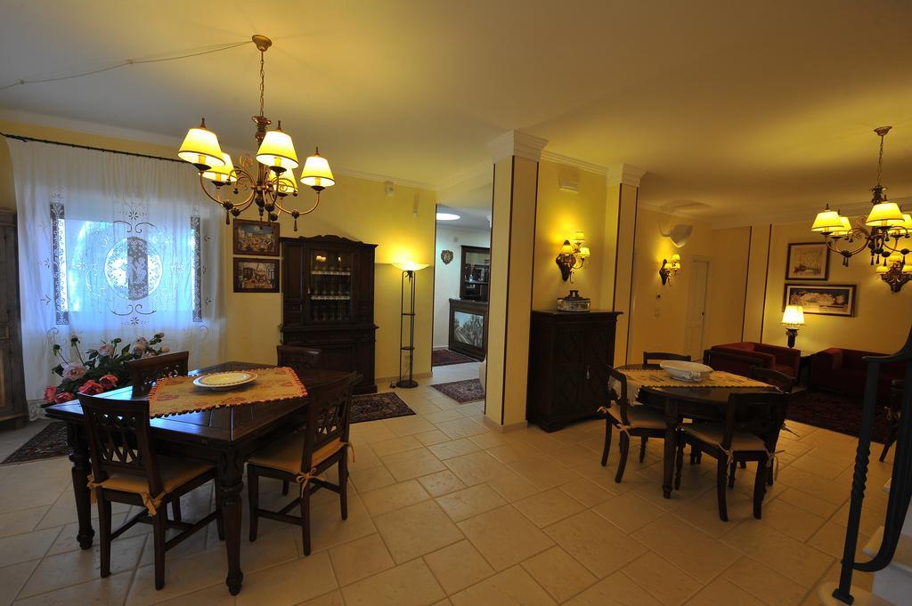 Relais Casabella Guest House Martina Franca Bagian luar foto