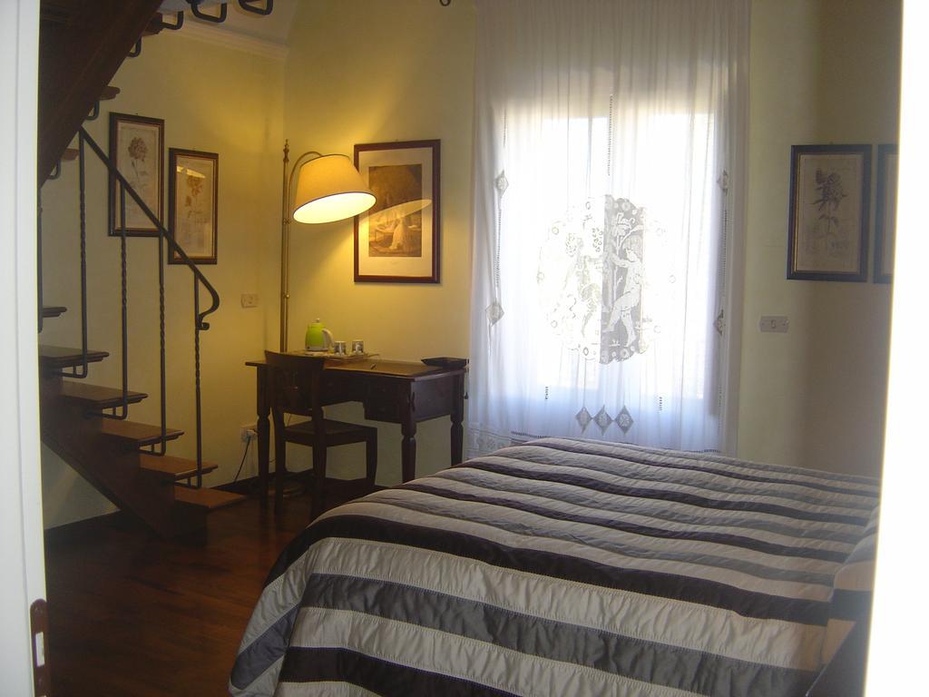 Relais Casabella Guest House Martina Franca Bagian luar foto