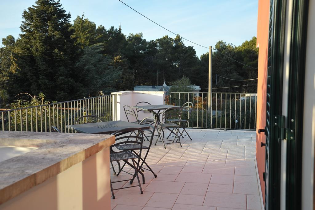 Relais Casabella Guest House Martina Franca Bagian luar foto