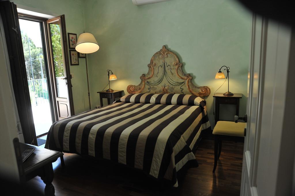 Relais Casabella Guest House Martina Franca Bagian luar foto
