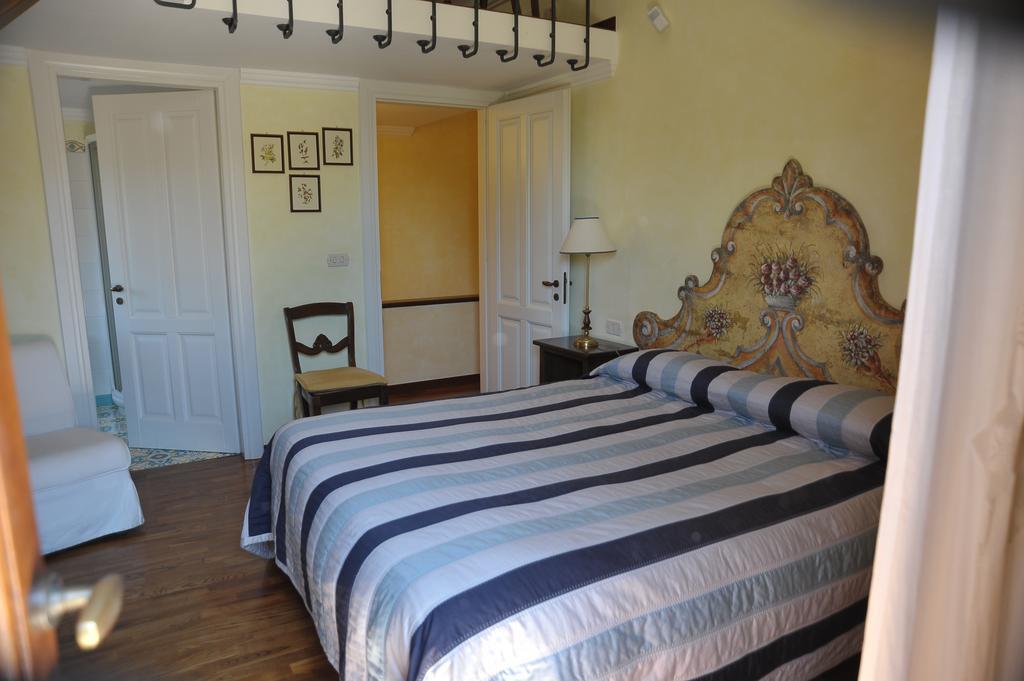 Relais Casabella Guest House Martina Franca Bagian luar foto